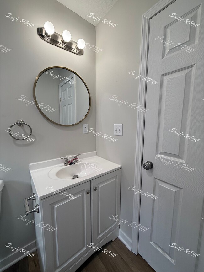 Building Photo - 1030 Oakland Ave