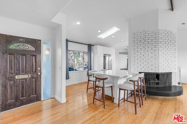 Building Photo - 3632 Amesbury Rd