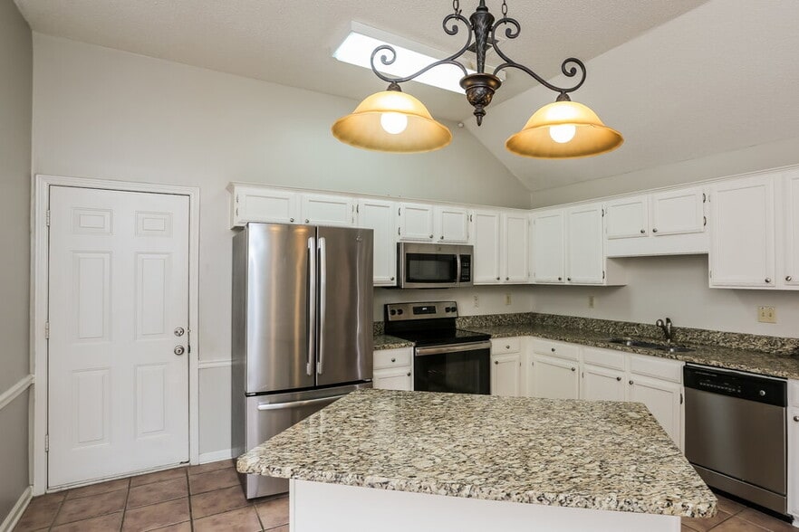 Building Photo - 8674 Leaf Manor Cove