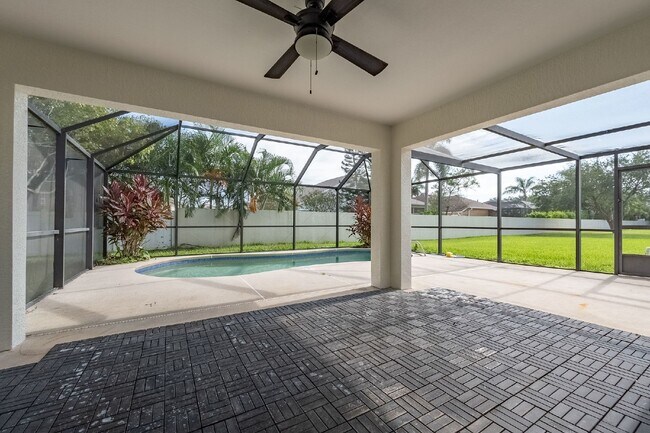 Building Photo - 4 BEDROOM POOL HOME IN SUNTREE!!!!!!!