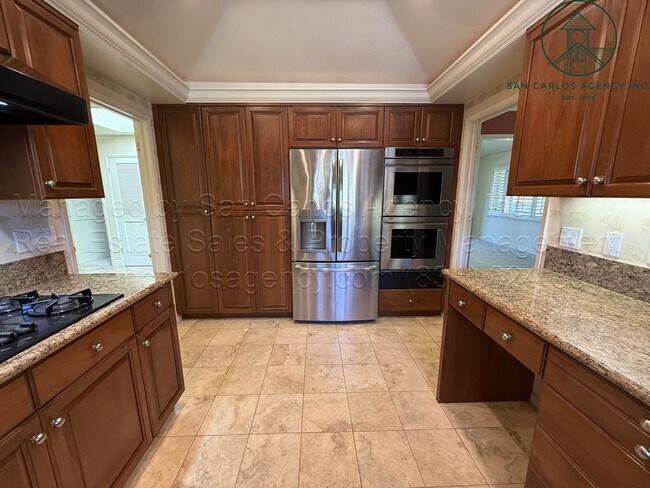 Building Photo - Two Bedroom Premium Del Mesa Condo Unit with Views