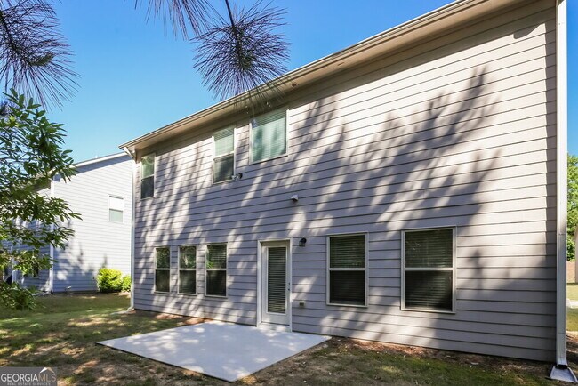 Building Photo - 900 Walnut Woods Dr