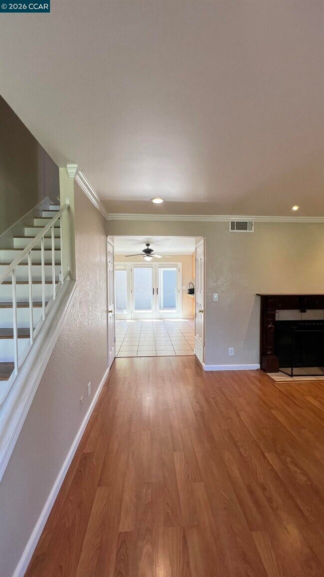 Building Photo - 2828 Royal Ann Ln