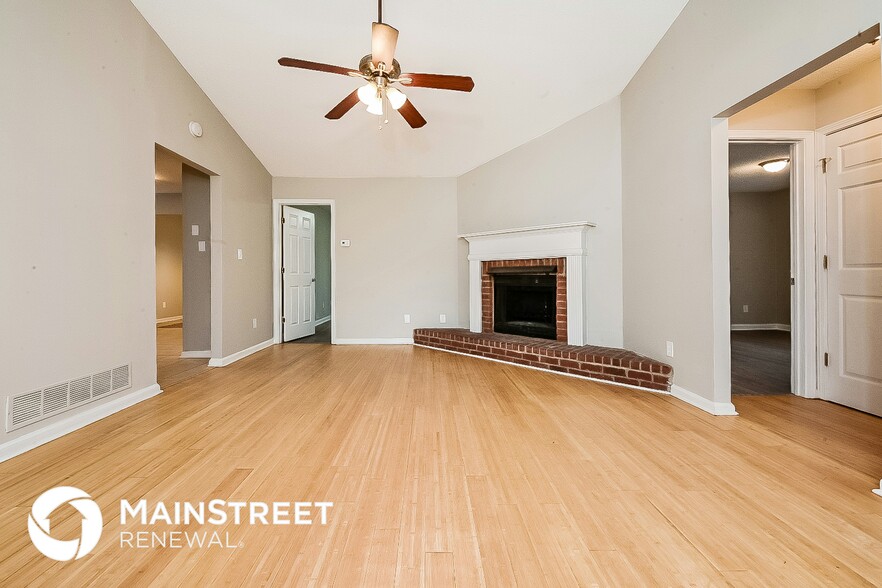 Building Photo - 1606 Elizabeth Ln