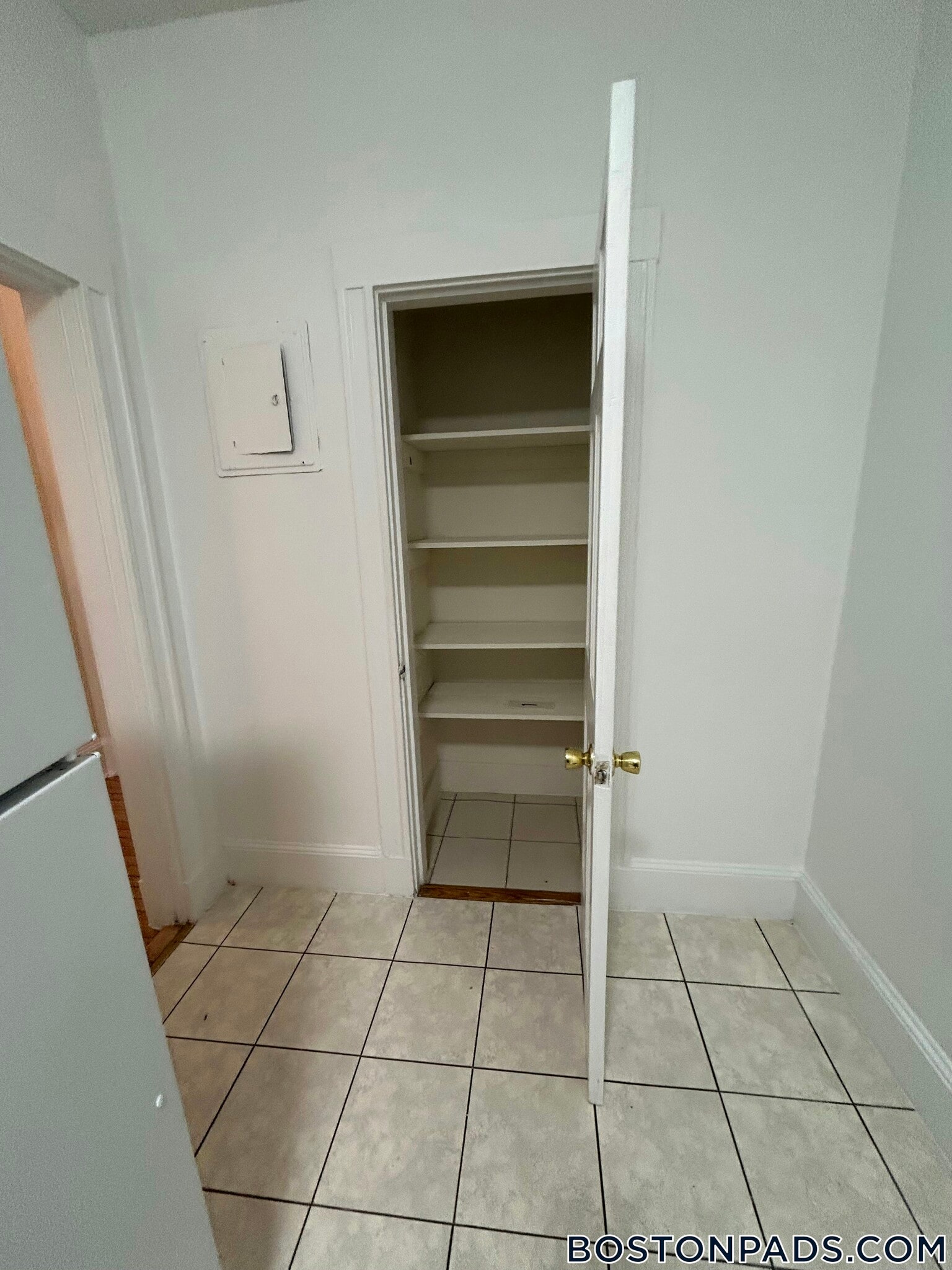 Building Photo - 21 Fairbanks St