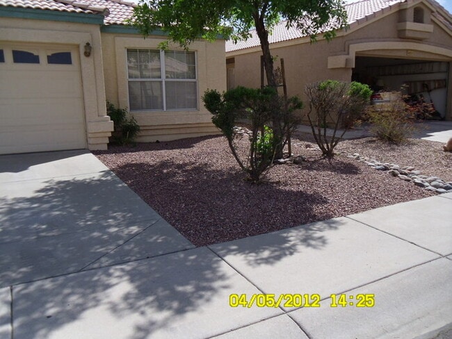 Building Photo - 3 Bed 2 Bath in Most Desired Ahwatukee