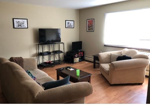 Building Photo - 3305 Bryant Ave S