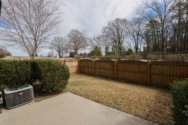 Building Photo - --Available NOW-- Luxury 3 Story Town Home...