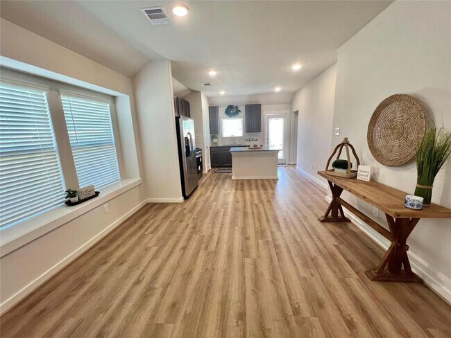 Building Photo - 7534 Coral Ter Dr