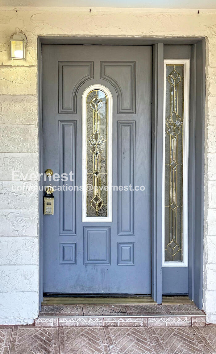 Building Photo - 1535 Toledo St