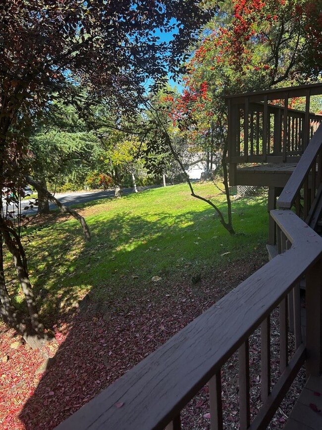 Building Photo - Lake of the Pines 3/2