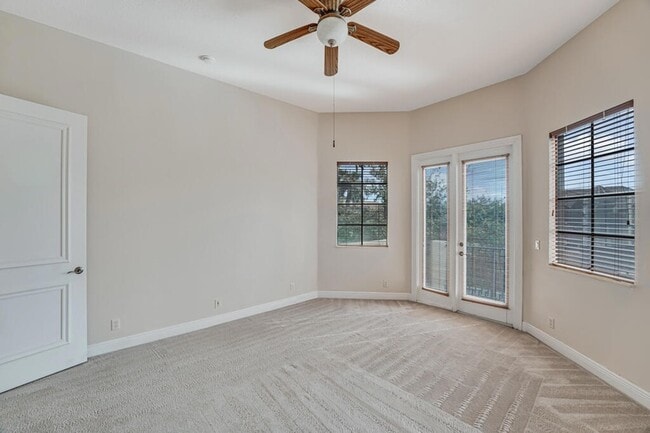 Building Photo - 10513 Versailles Blvd