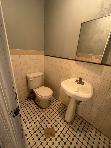 Building Photo - 213 S Harrison St