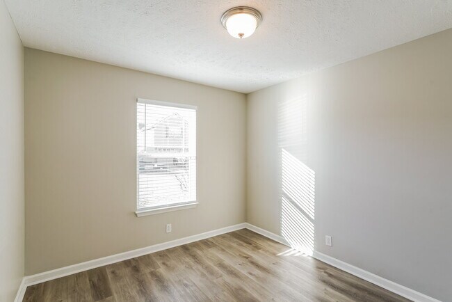 Building Photo - 1711 Bellamy Ln