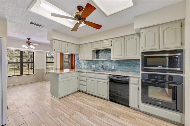Building Photo - 207 Rancho Bueno Dr