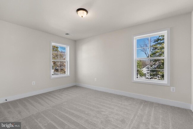 Building Photo - 407 Paradise Rd