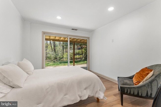 Building Photo - 2820 Ellicott St NW