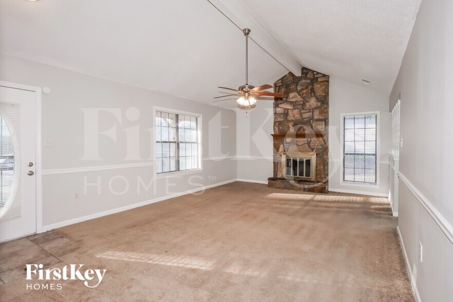 Building Photo - 4884 Walden Glen St