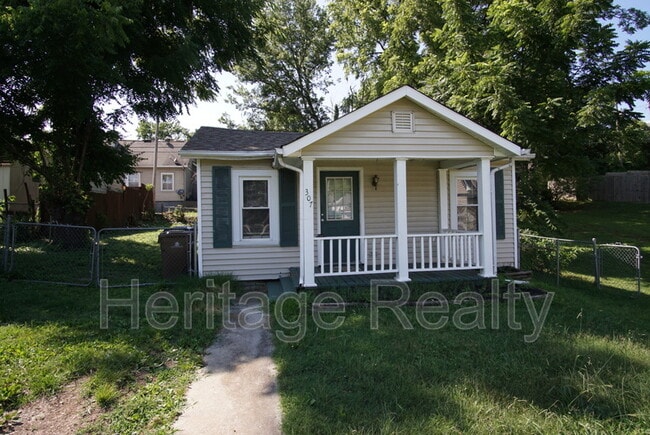 Primary Photo - 307 E Oldham Ave
