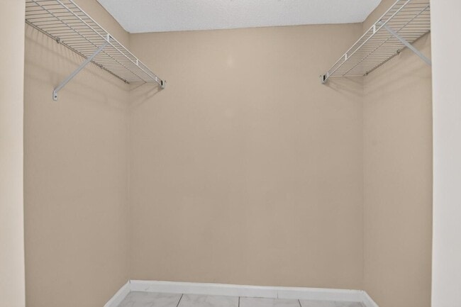 Building Photo - 4140 NW 44th Ave