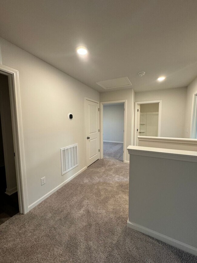 Building Photo - Newer 4BR 2.5BA Home!