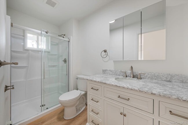 Building Photo - 54 Evergreen St