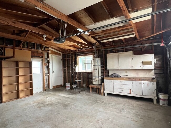 Building Photo - 2940 Birch Ave