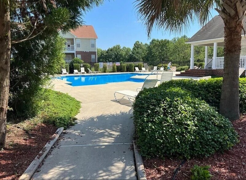 Building Photo - 360 Bubble Creek Ct