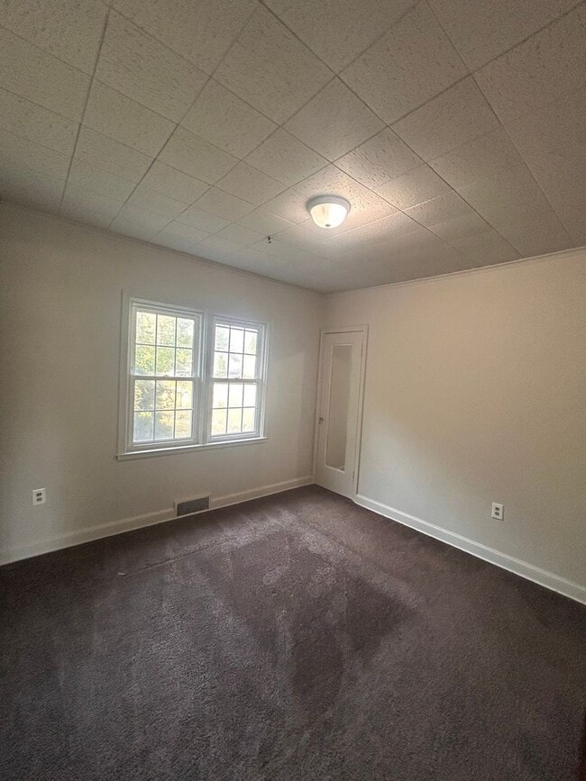 Building Photo - 822 E Rudisill Blvd