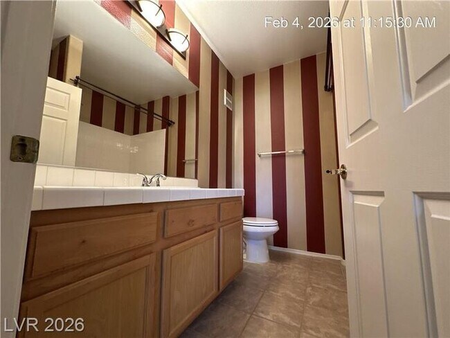 Building Photo - 1ST FLOOR UNIT IN POPULAR SILVERADO RANCH COMMUNITY!