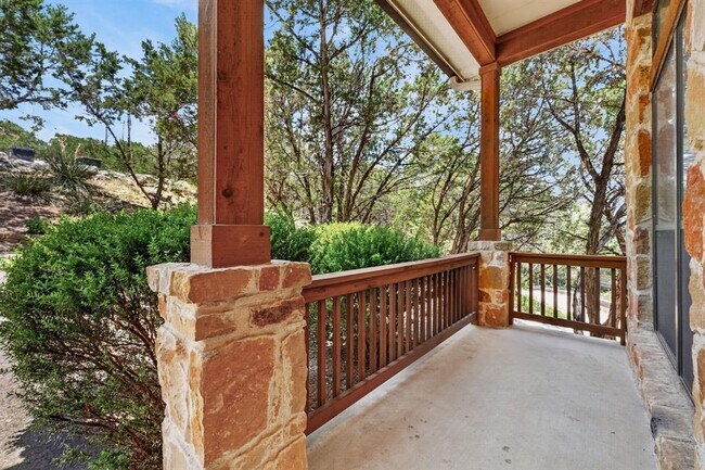 Building Photo - 2801 Manitou Dr