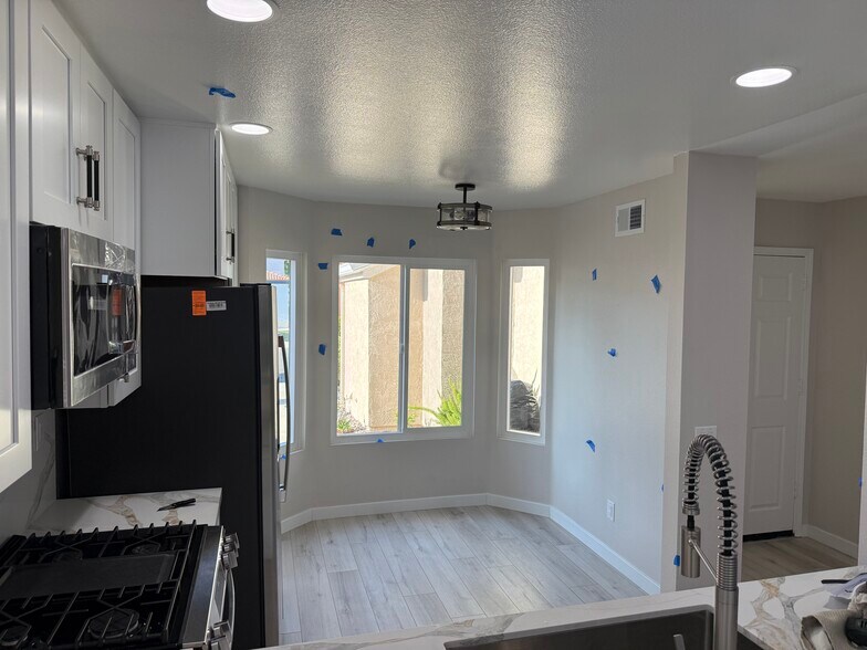 Building Photo - 2136 Waterside Dr