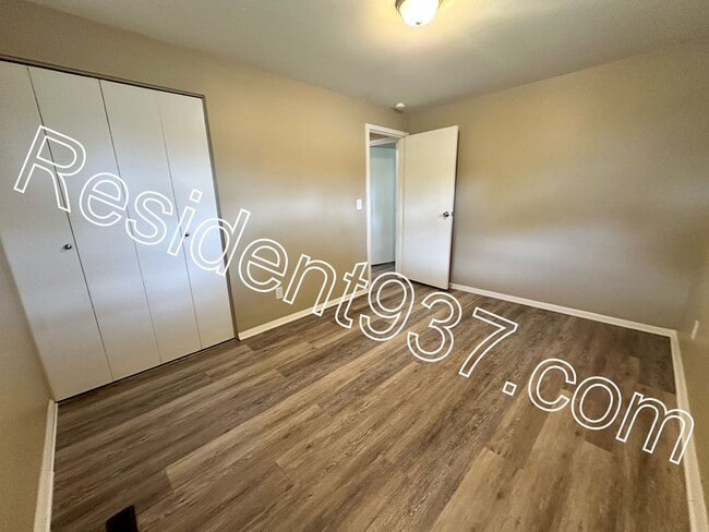 Building Photo - 3 Bed 2 bath Home