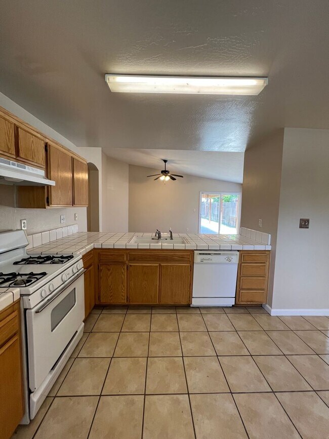 Building Photo - 6204 Straub Ln