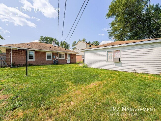 Building Photo - 1147 East Brockton-