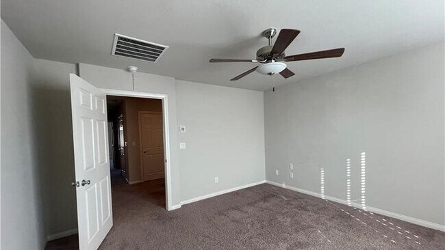Building Photo - 7441 Sunray Point St