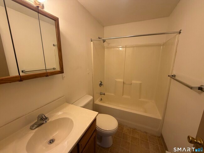 Building Photo - 277 N Main St