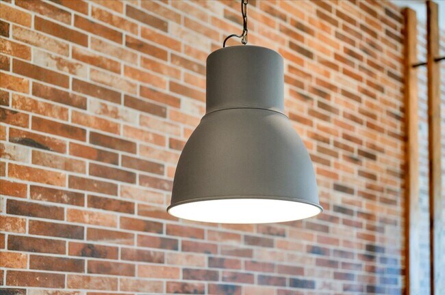 Building Photo - 2931 E 12th St