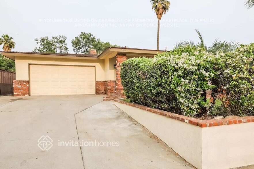 Building Photo - 5197 N Mountain View Ave