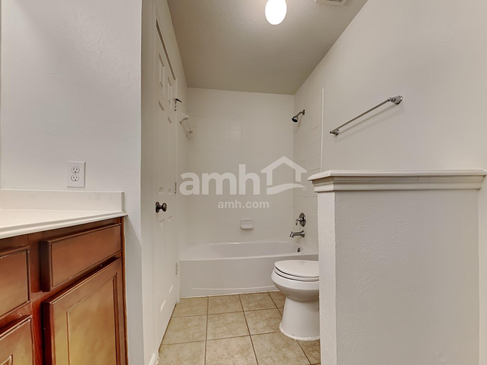 Building Photo - 2303 Cantabria Ln
