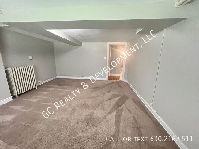 Building Photo - 5410 W Berteau Ave