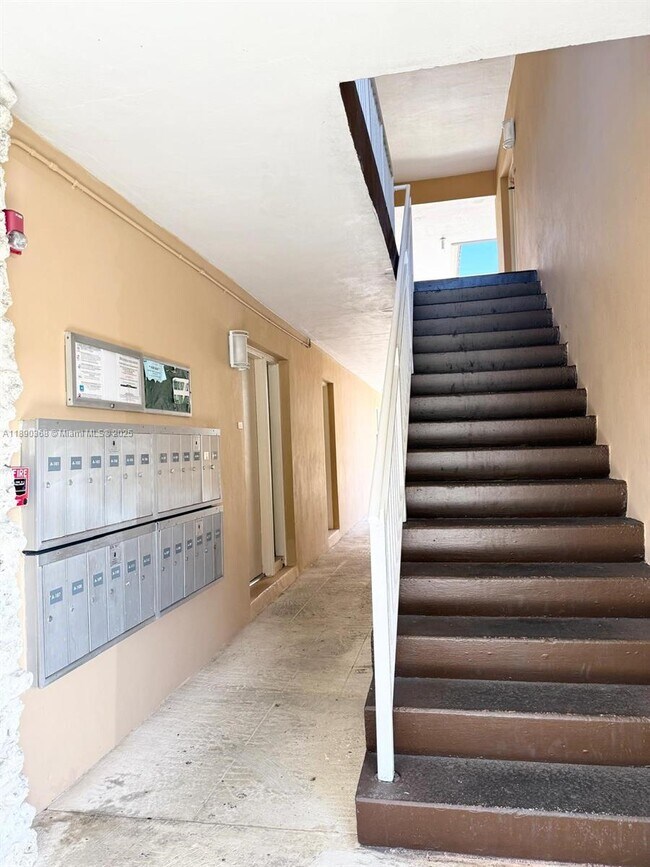 Building Photo - 7711 SW 56th St