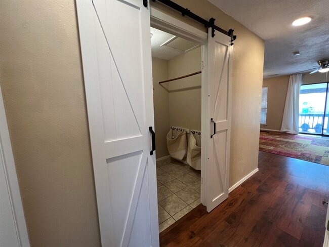 Building Photo - 116 Dawn