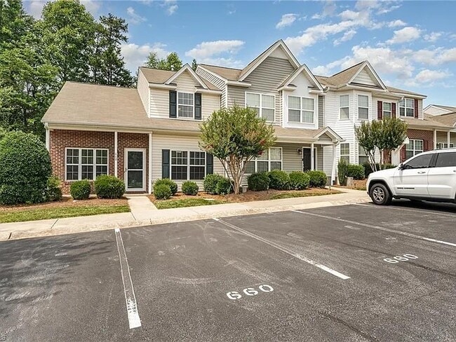 Building Photo - 660 Grasswren Way