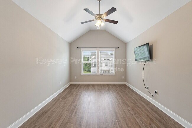 Building Photo - 301 Sumac Trail