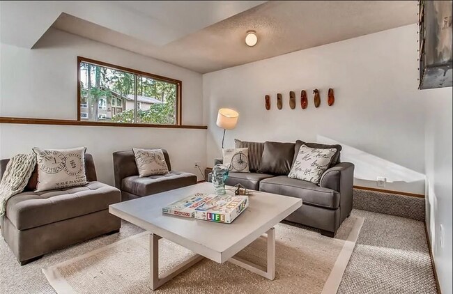 Building Photo - Spacious 5BR Home in Wild Tree – Ideal for Multi-Generational Living!