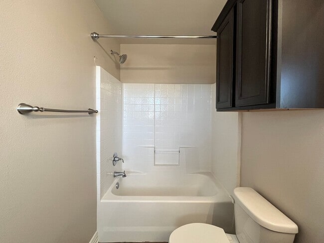 Building Photo - 319 Princess Pl.