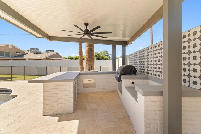 Building Photo - 6508 N 85th Pl