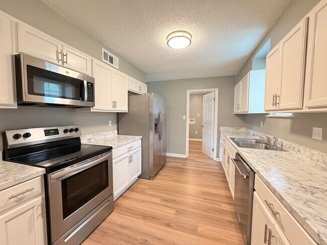 Building Photo - 3884 Kerston Dr