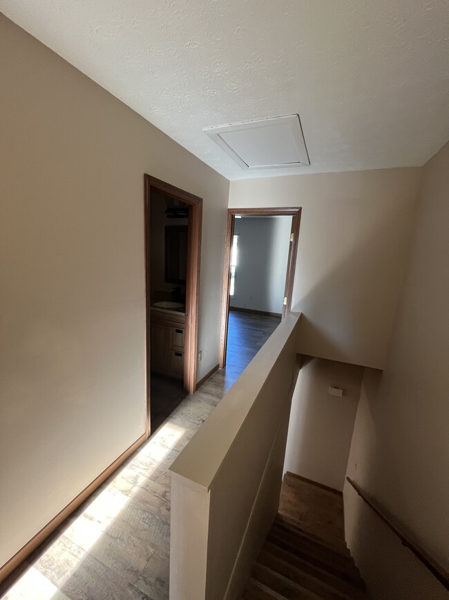 Building Photo - 1871 N Lakeman Dr